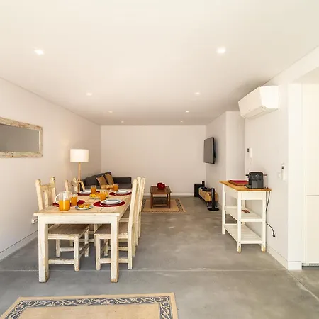 Whome Beachside Bliss In Carcavelos, 1br With Patio & Parking Apartamento