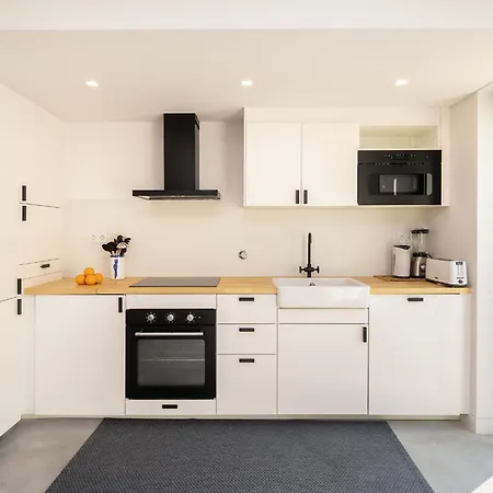 アパート Whome Beachside Bliss In Carcavelos, 1br With Patio & Parking *
