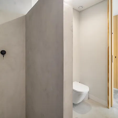 アパート Whome Beachside Bliss In Carcavelos, 1br With Patio & Parking