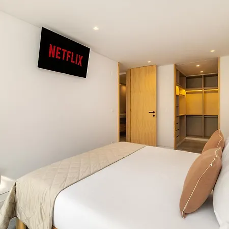 Whome Beachside Bliss In Carcavelos, 1br With Patio & Parking アパート