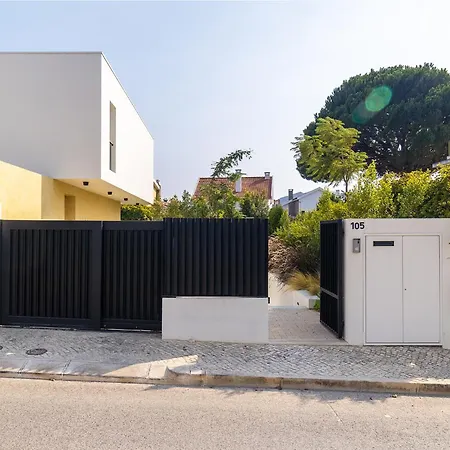 アパート Whome Beachside Bliss In Carcavelos, 1br With Patio & Parking カルカヴェロス